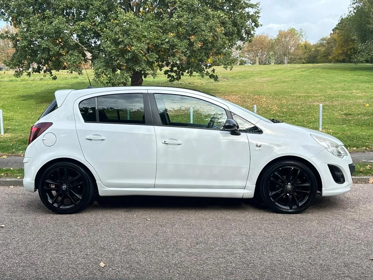 Vauxhall Corsa 2012 photo 2