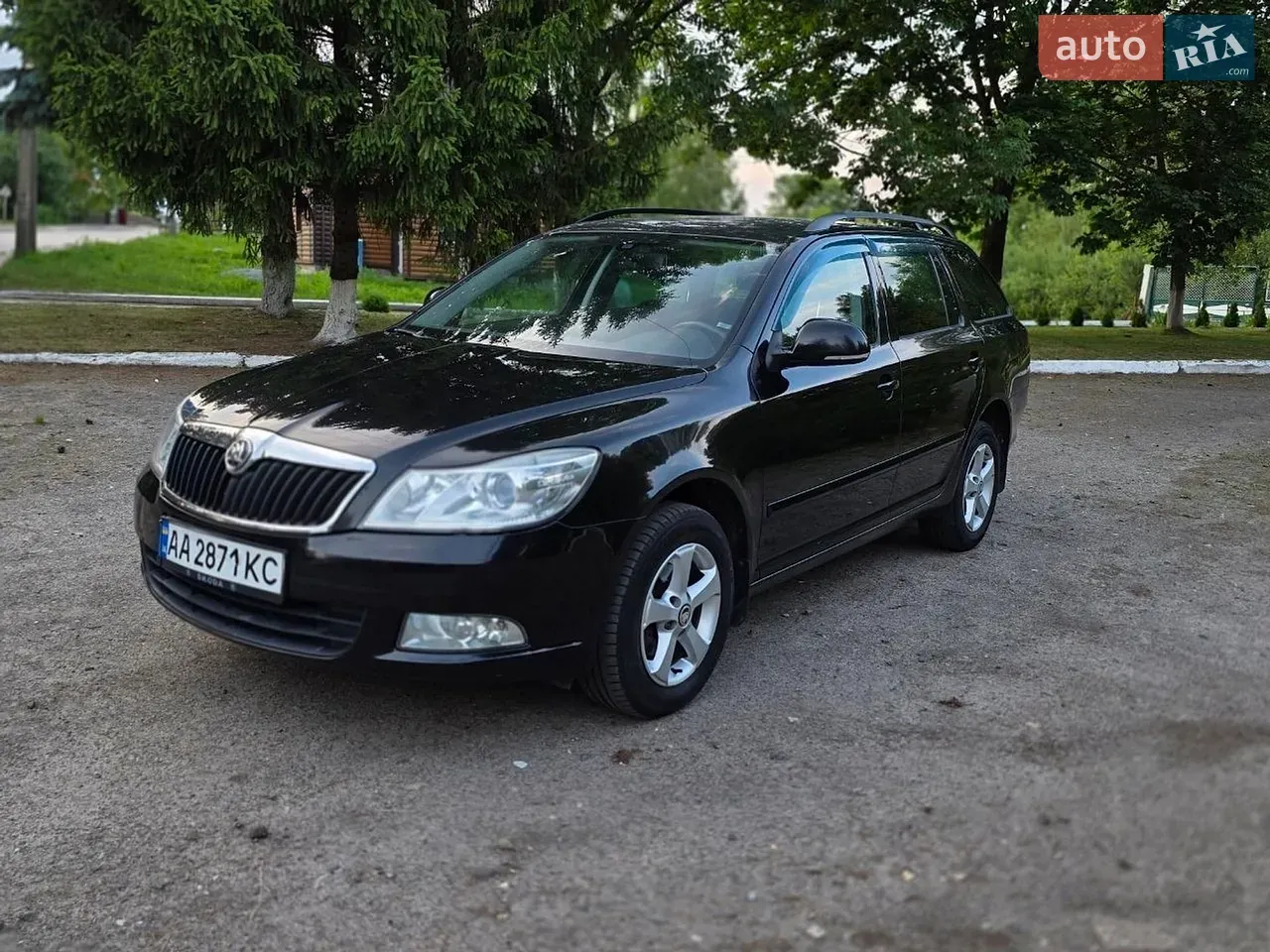 Skoda Octavia 2010 photo 2