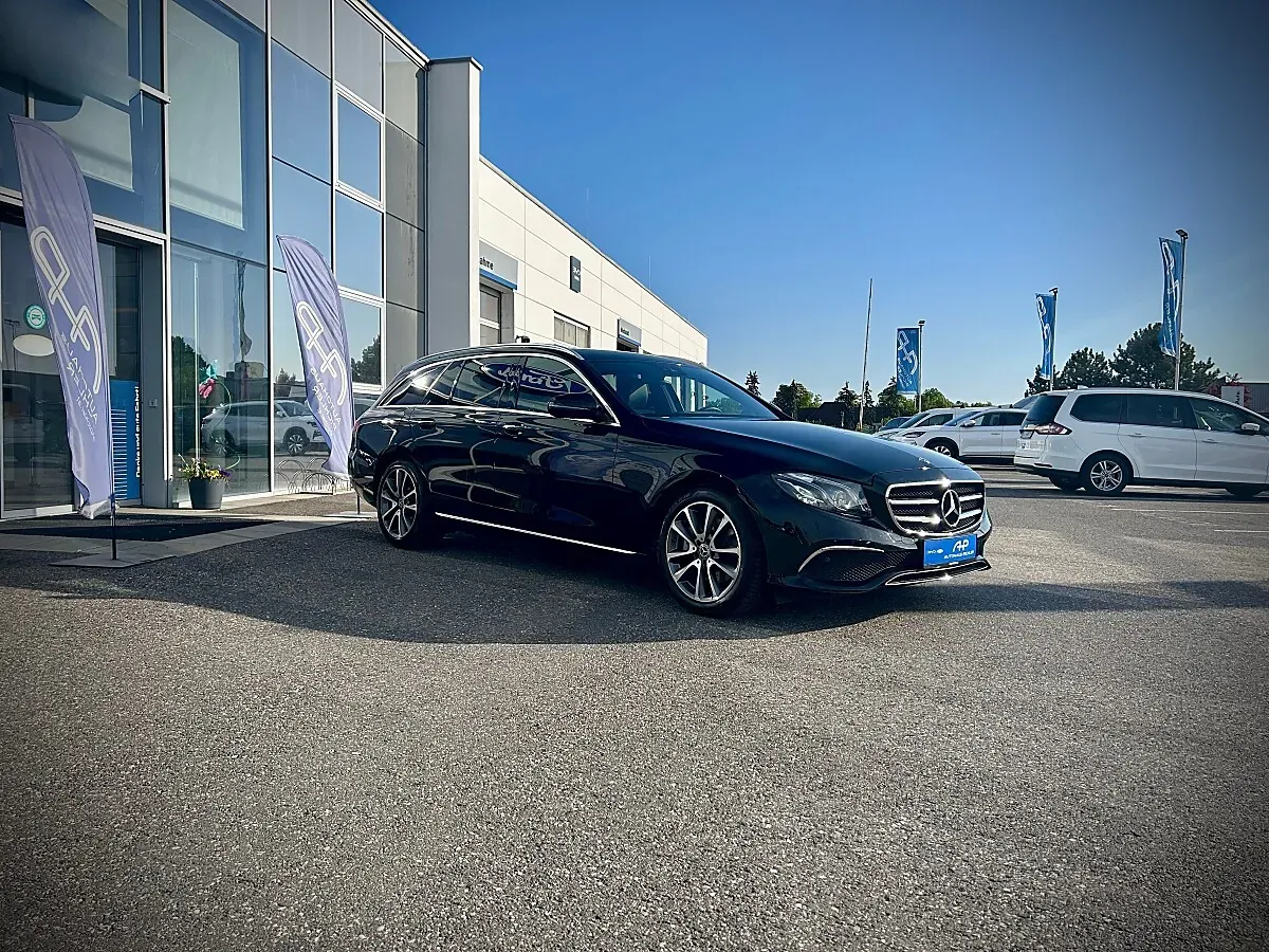 Mercedes-Benz E-Class 2019 photo 3