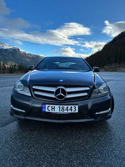 Mercedes-Benz C180 2012 photo 2