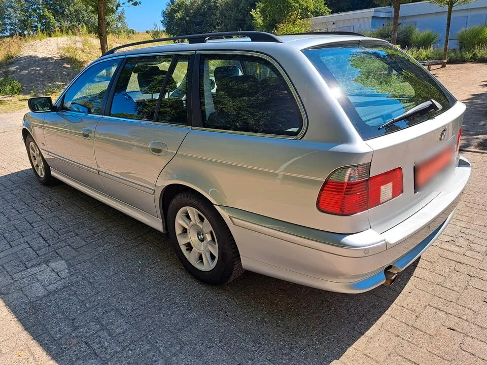 BMW 525 I