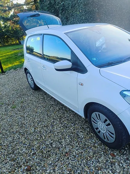 Volkswagen Up 2014 photo 3