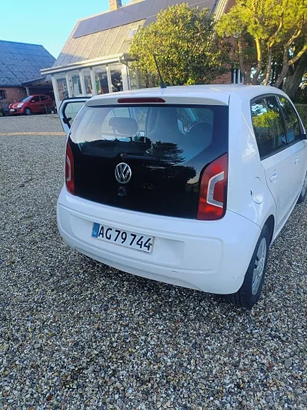 Volkswagen Up 2014 photo 4
