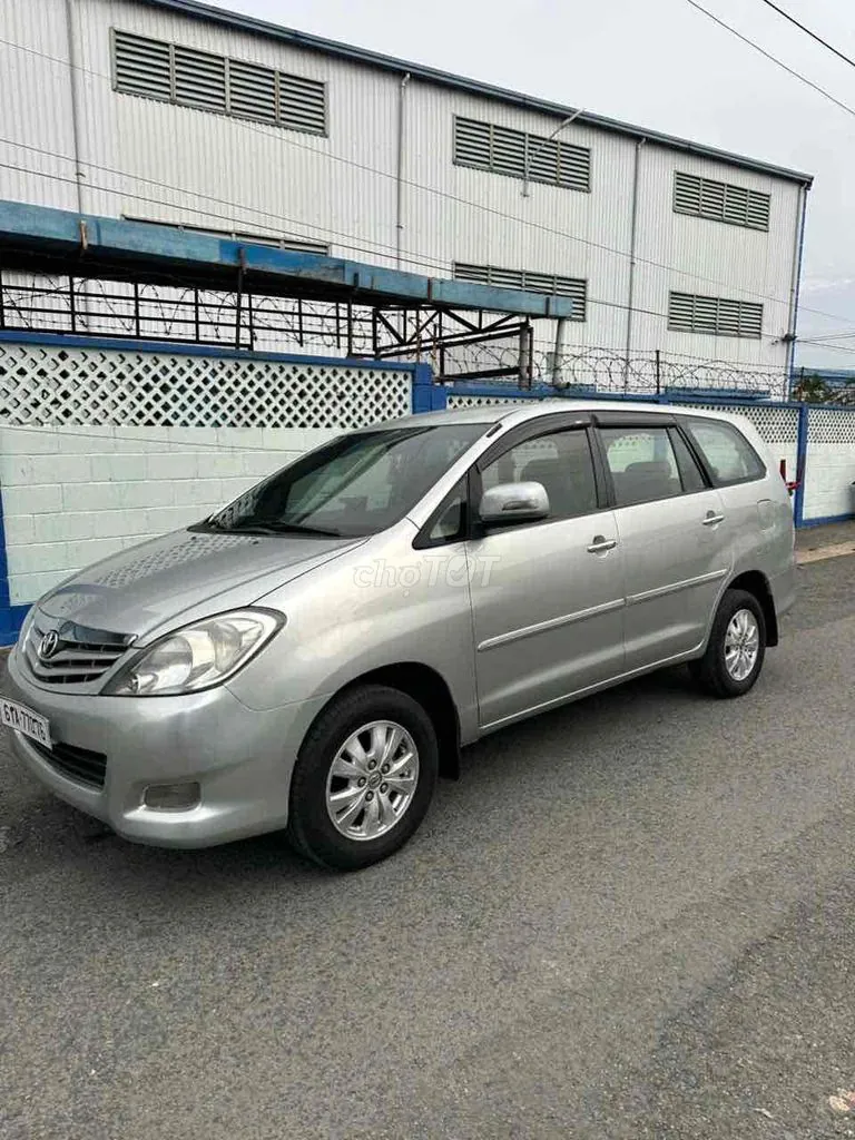 Toyota Innova 2009 photo 5