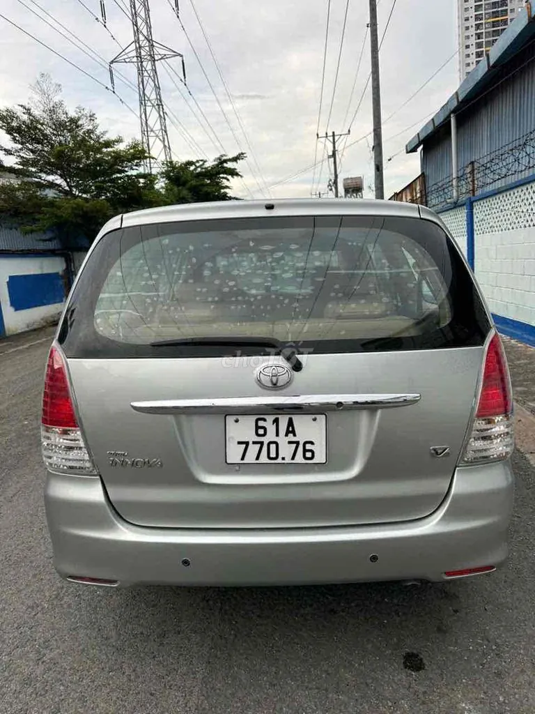 Toyota Innova 2009 photo 2