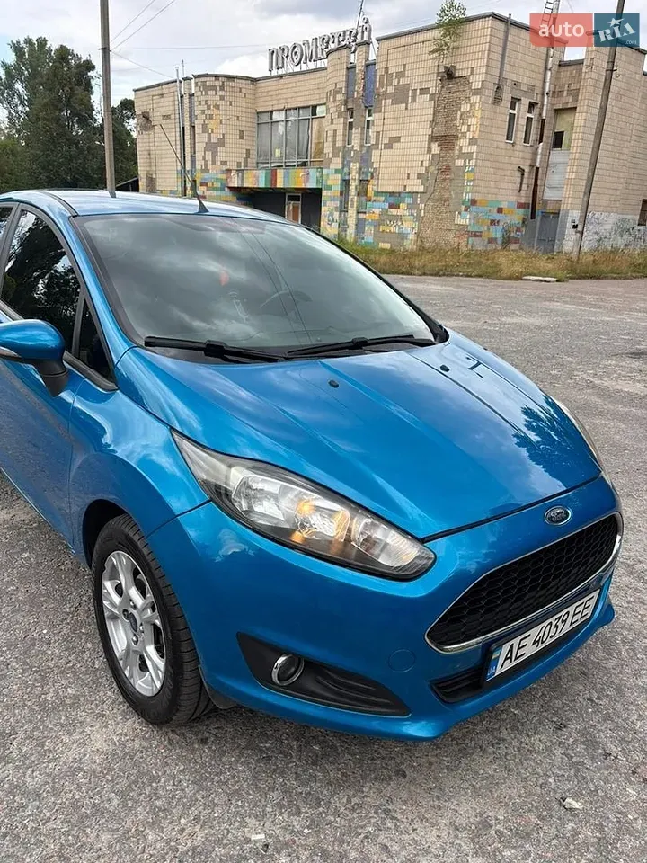 Ford Fiesta 2016 photo 2