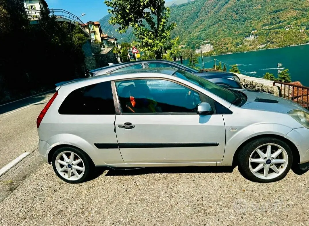 Ford Fiesta 2007 photo 4