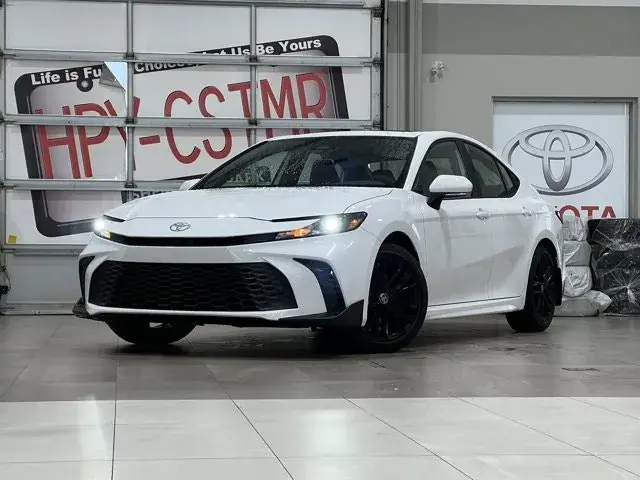 Toyota Camry 2026 photo 2