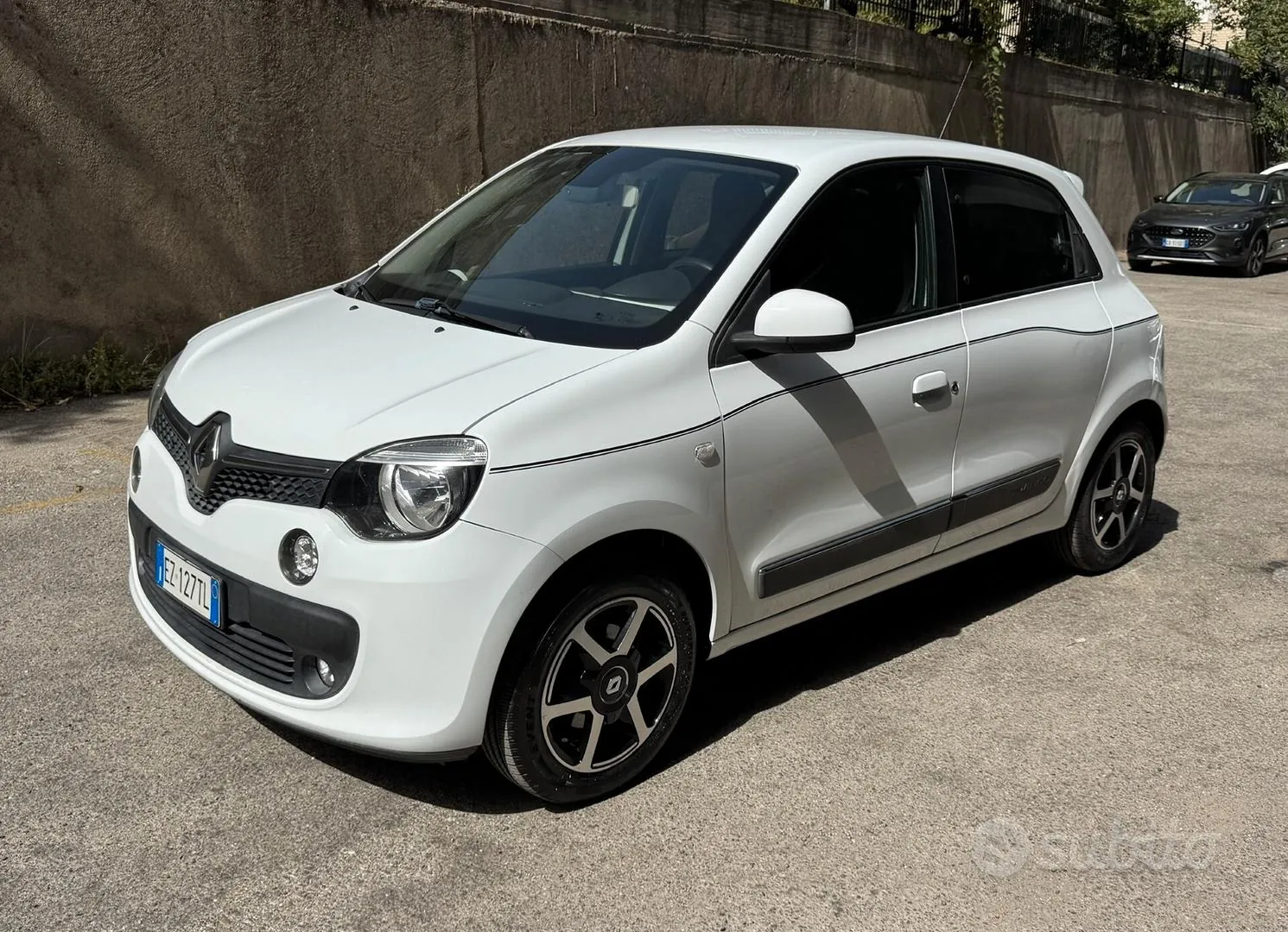 Renault Twingo 2015 photo 2