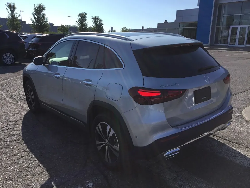 Mercedes-Benz Gla 2025 photo 3