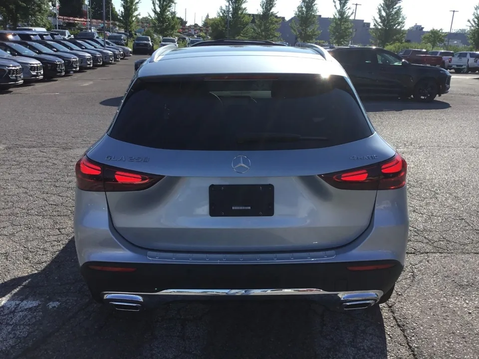 Mercedes-Benz Gla 2025 photo 4