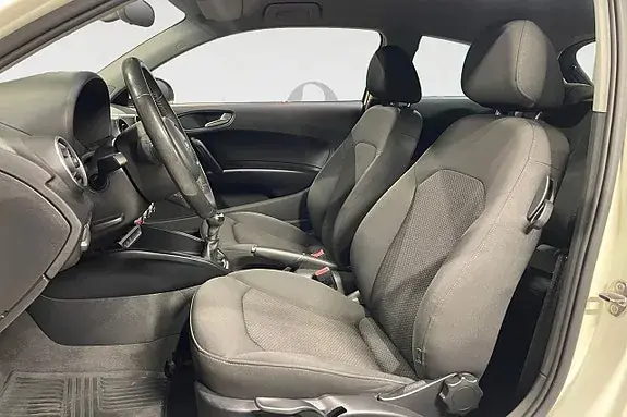 Audi A1 2011 photo 3
