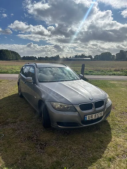 BMW 318D 2009 photo 2