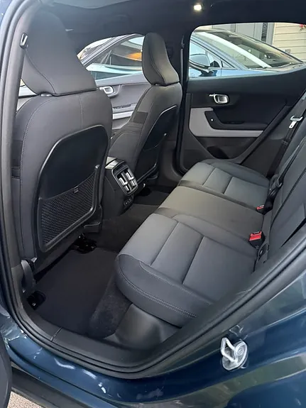 Polestar 2 2023 photo 2