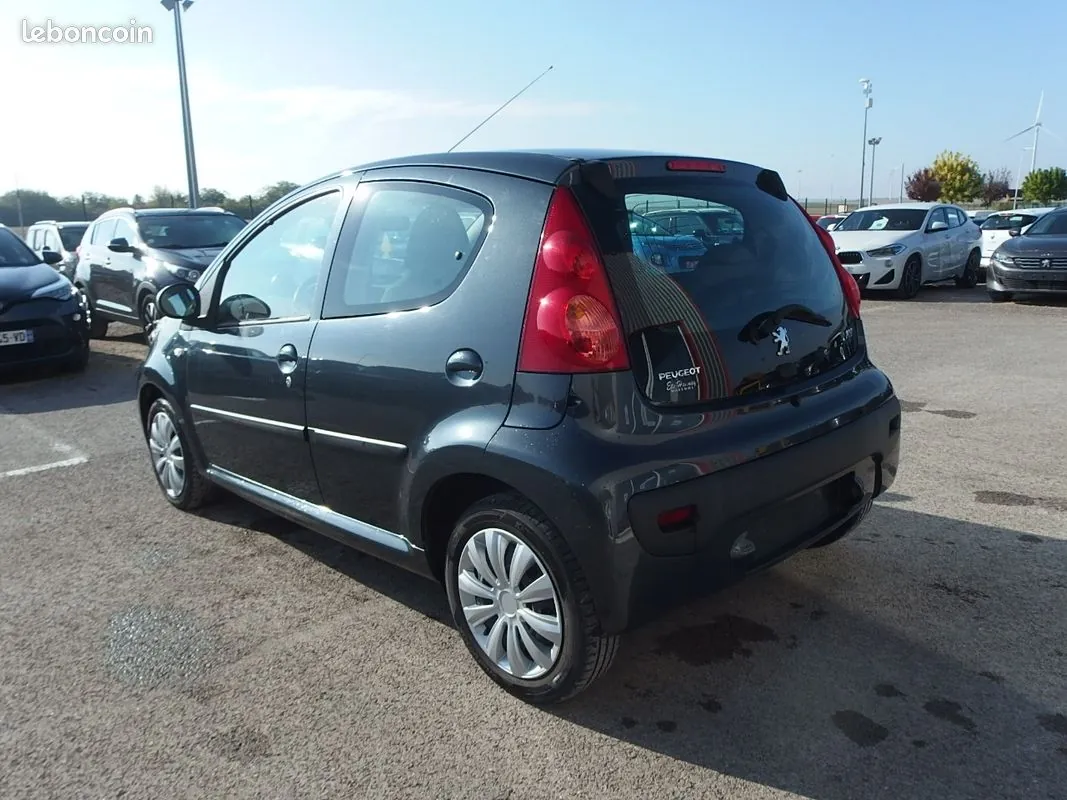 Peugeot 107 2008 photo 5
