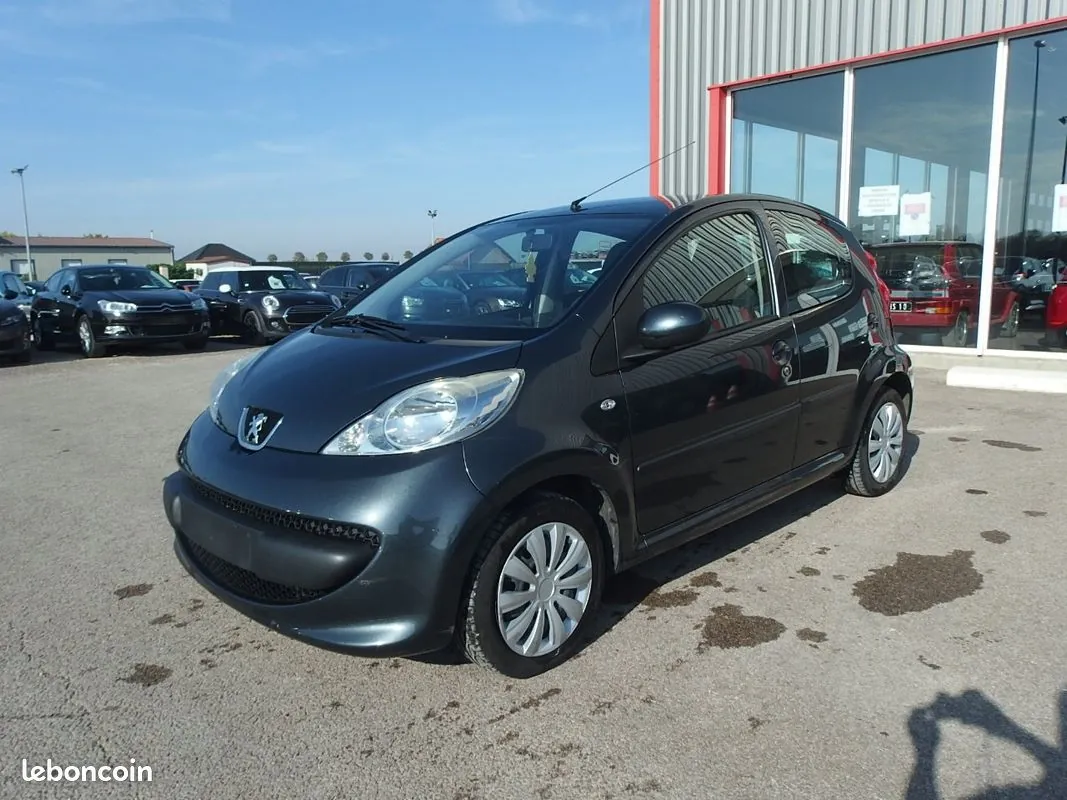 Peugeot 107 2008 photo 3