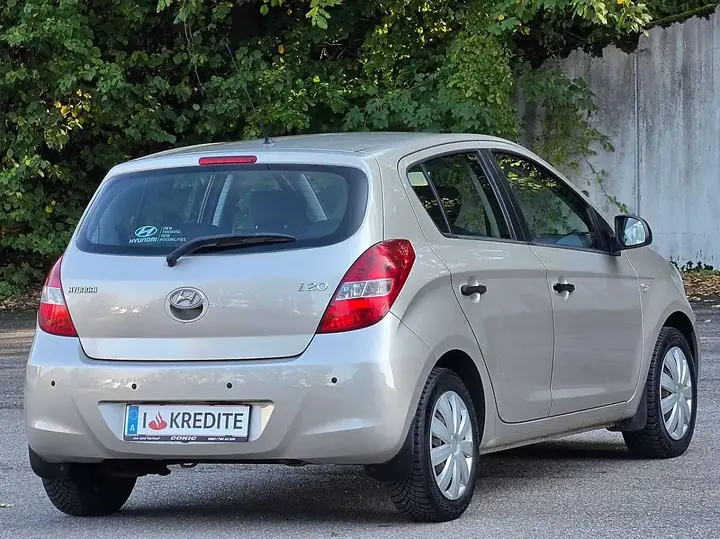 Hyundai I20 2011 photo 2