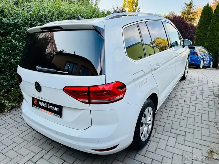 Volkswagen Touran 2023 photo 5