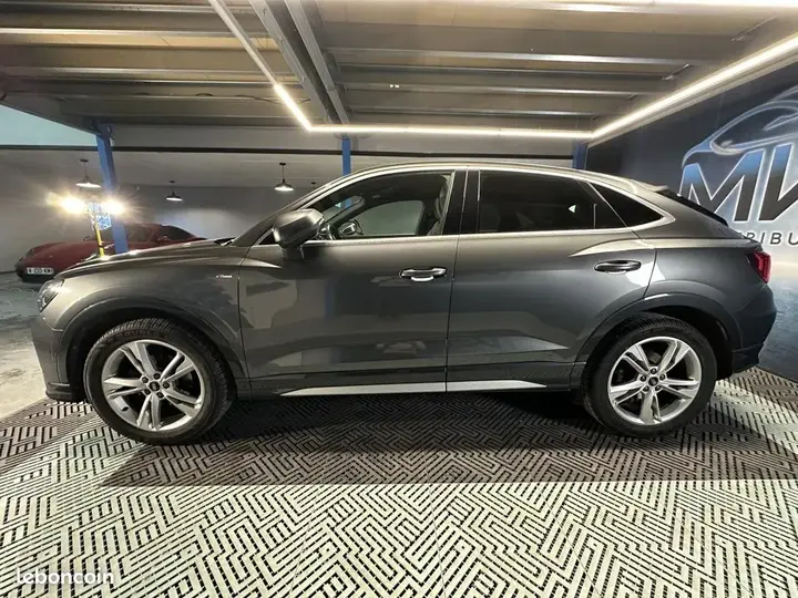 Audi Q3 2023 photo 2
