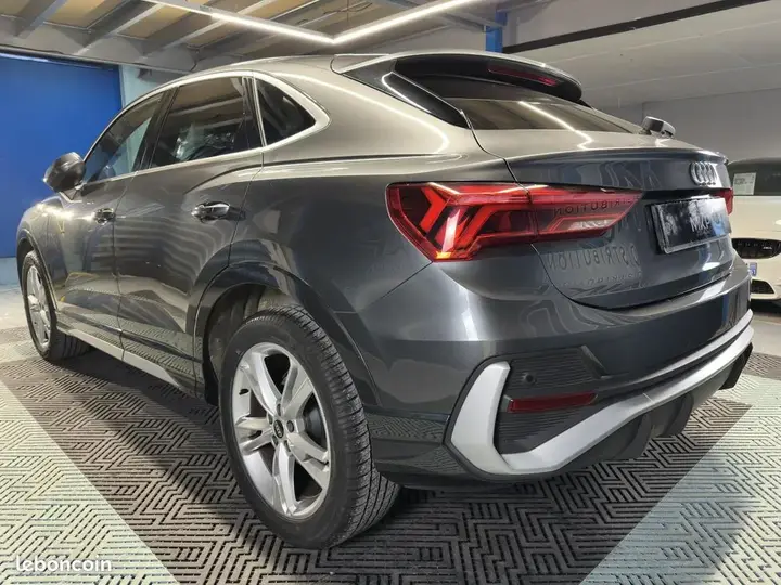 Audi Q3 2023 photo 3