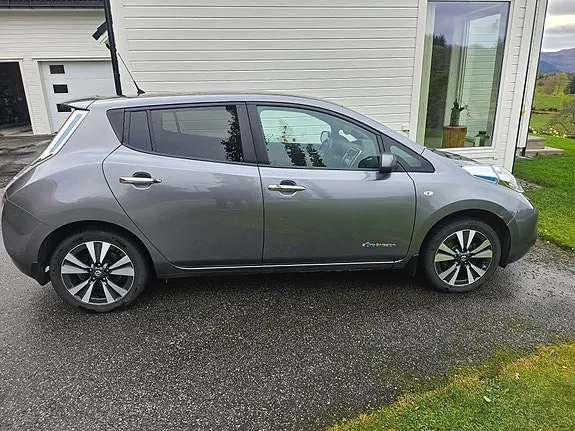 Nissan Leaf 2016 photo 5