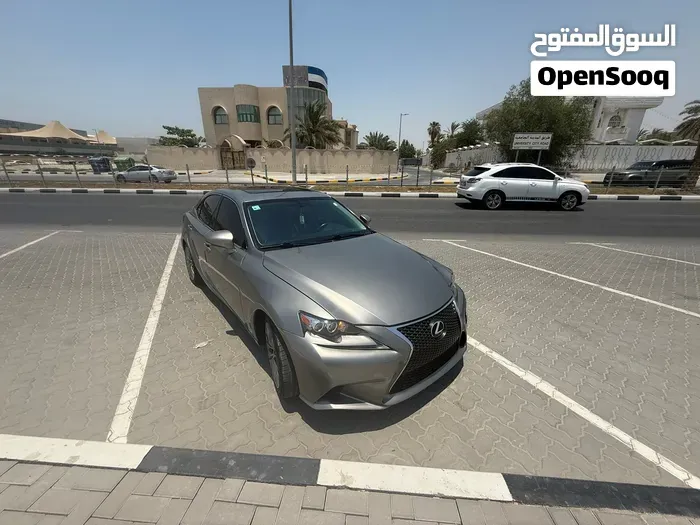Lexus Is 2016 photo 3