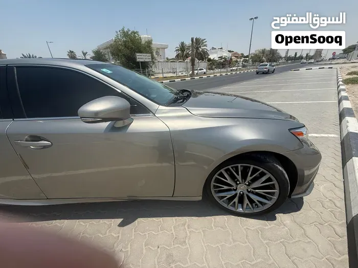 Lexus Is 2016 photo 4