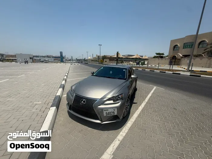 Lexus Is 2016 photo 2