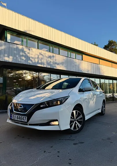 Nissan Leaf 2022 photo 2