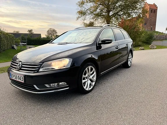 Volkswagen Passat 2011 photo 2