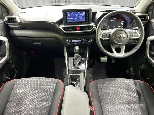 Toyota Riz Z 2020 photo 2