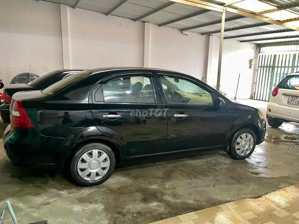 Daewoo Gentra 2009 photo 2