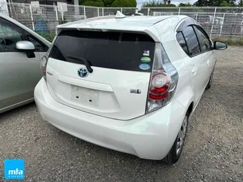Toyota Aqua 2014 photo 3