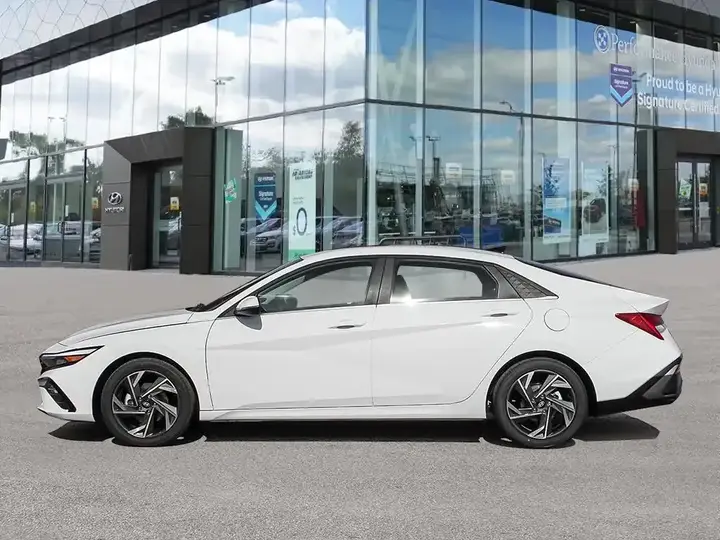 Hyundai Elantra 2026 photo 3