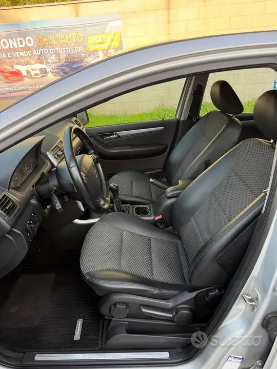 Mercedes-Benz A 180 Cdi Avantgarde 2010 photo 5