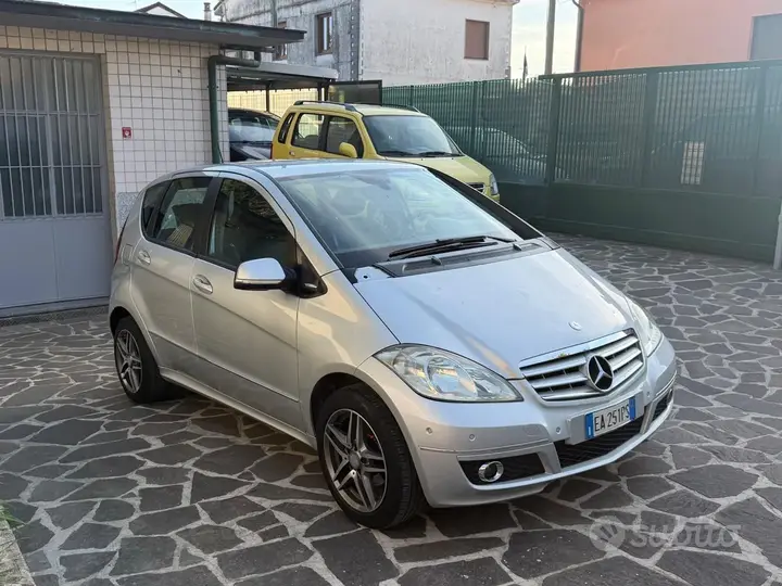 Mercedes-Benz A 180 Cdi Avantgarde 2010 photo 2
