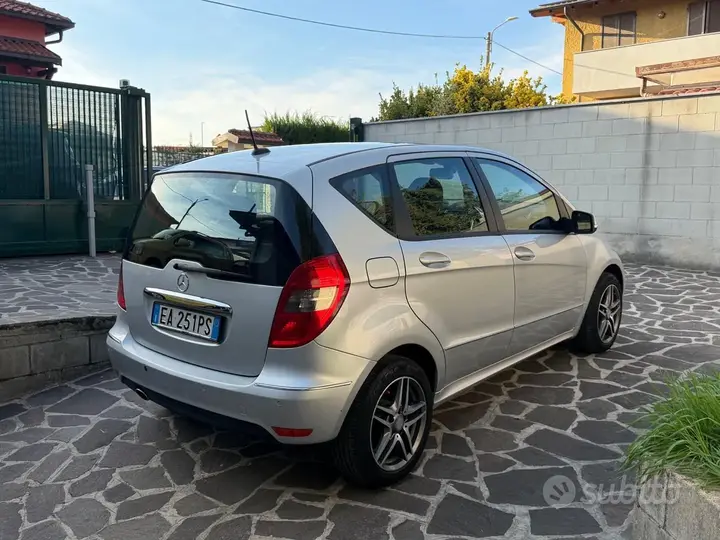 Mercedes-Benz A 180 Cdi Avantgarde 2010 photo 3