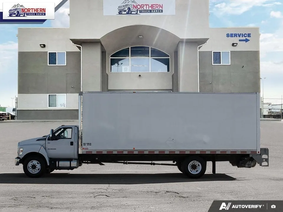 Ford F-750 2022 photo 3