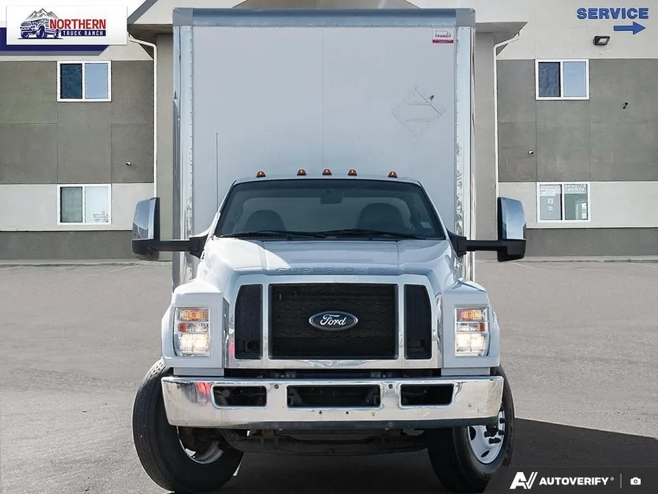 Ford F-750 2022 photo 2