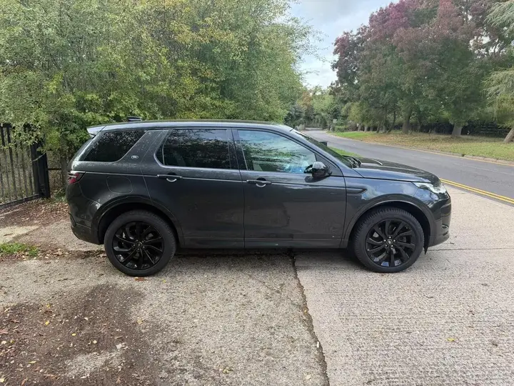 Land Rover Discovery Sport 2020 photo 2