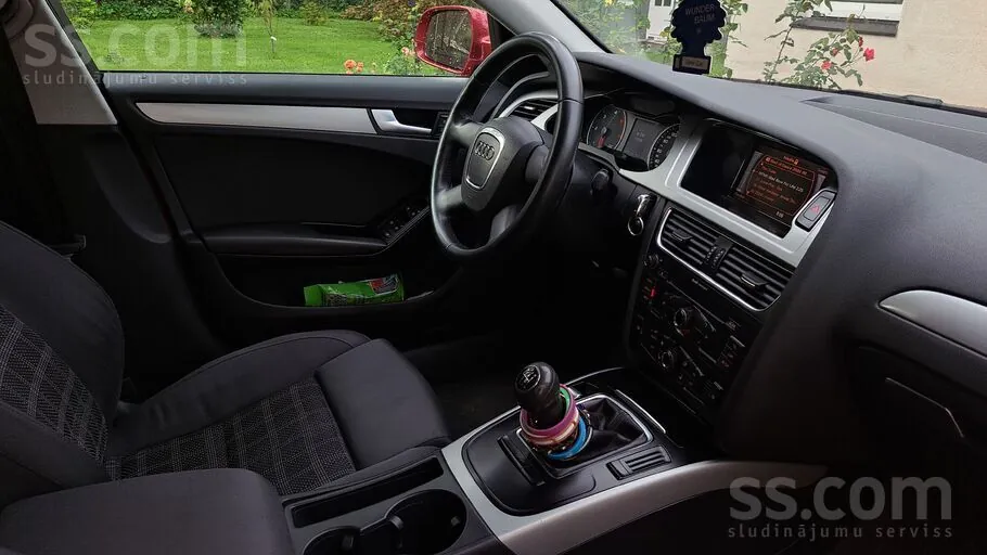 Audi A4 2009 photo 4