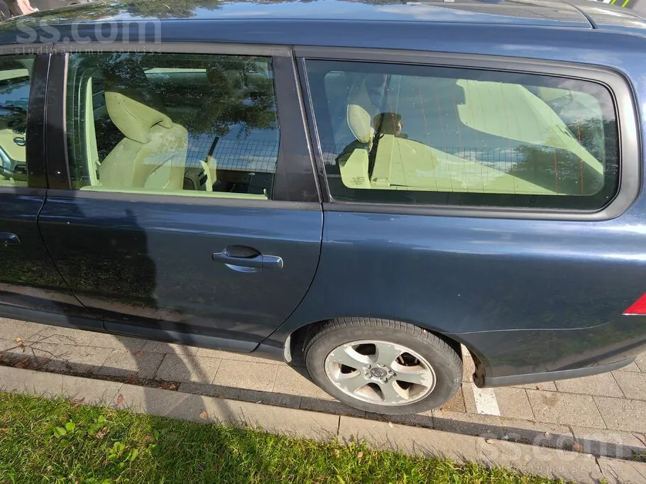 Volvo V70 2009 photo 3