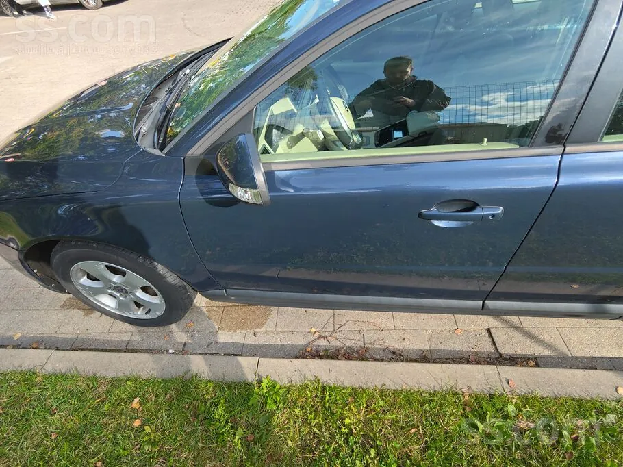 Volvo V70 2009 photo 2