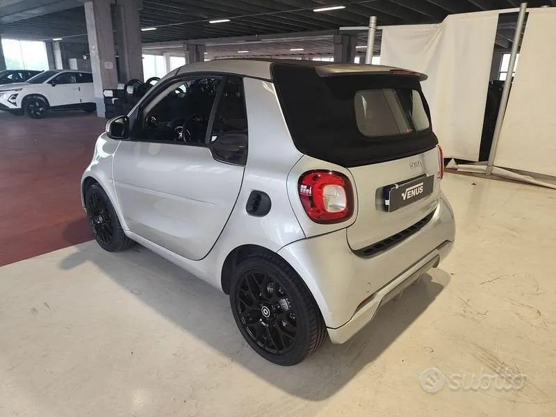 Smart Fortwo 2019 photo 2