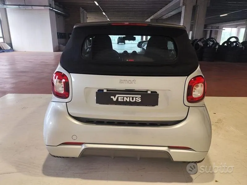 Smart Fortwo 2019 photo 3