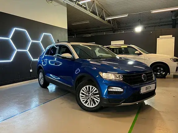 Volkswagen T-Roc 2019 photo 2