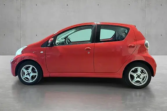 Toyota Aygo 2011 photo 2