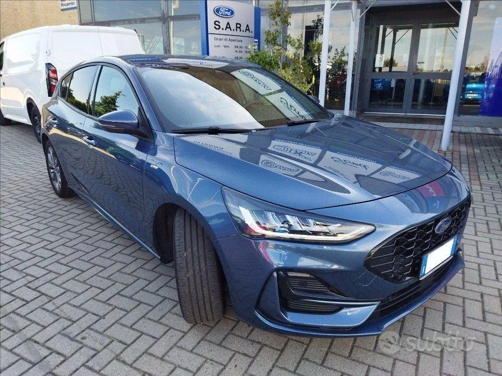 Ford Focus 2023 photo 3