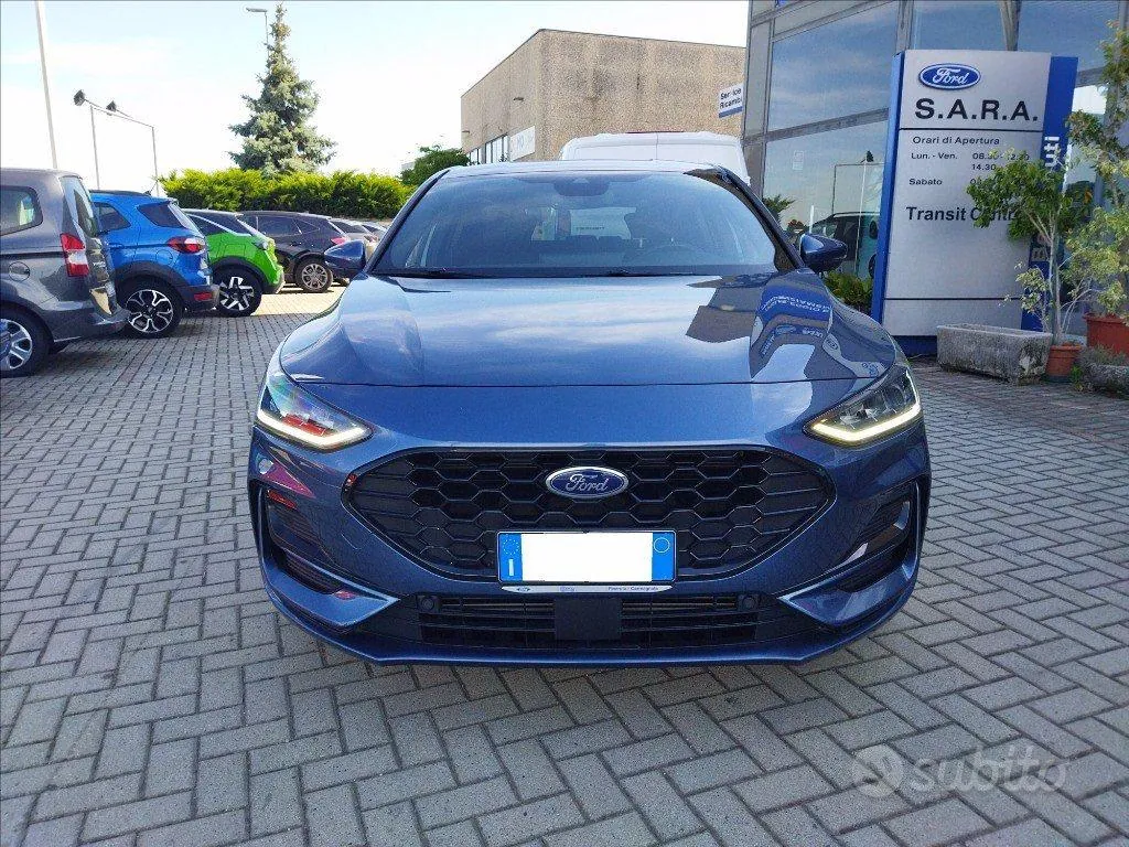 Ford Focus 2023 photo 2