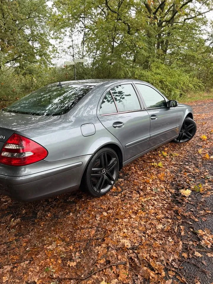 Mercedes-Benz E 200